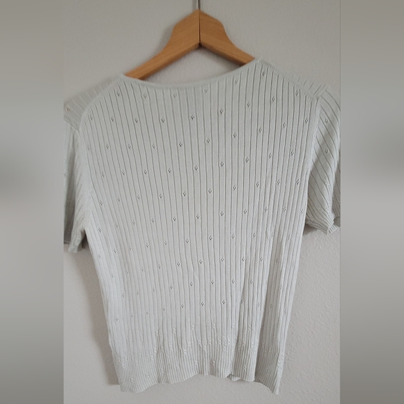 Elegant White Ribbed Top - Picture 6 of 8